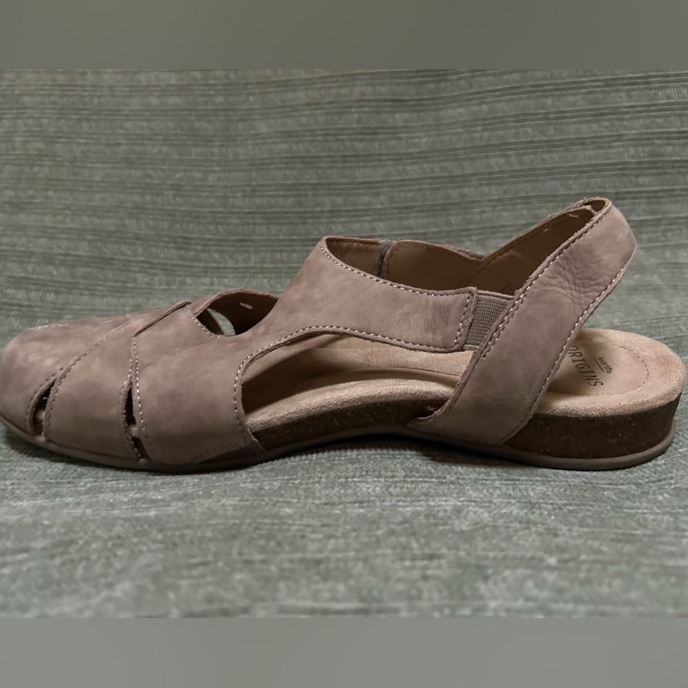 Earth Origins Women's Sandals in Taupe - Size 11 W (Gently Used) - Picture 6 of 7